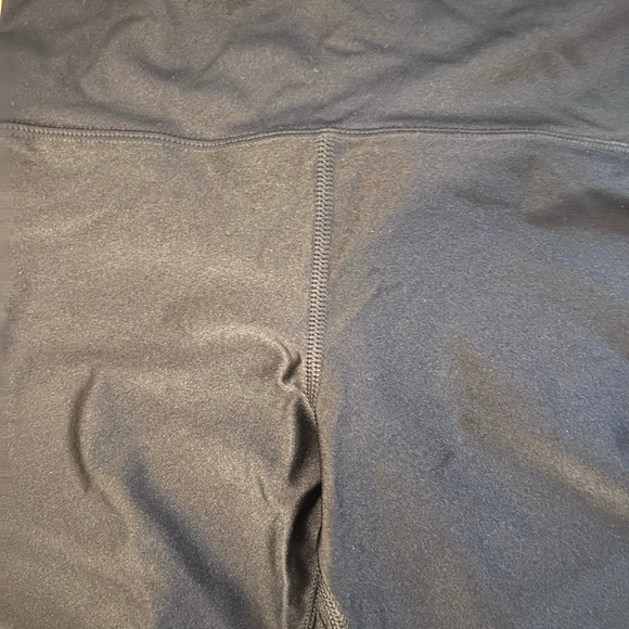 Shiny Black Leggings - Picture 3 of 3